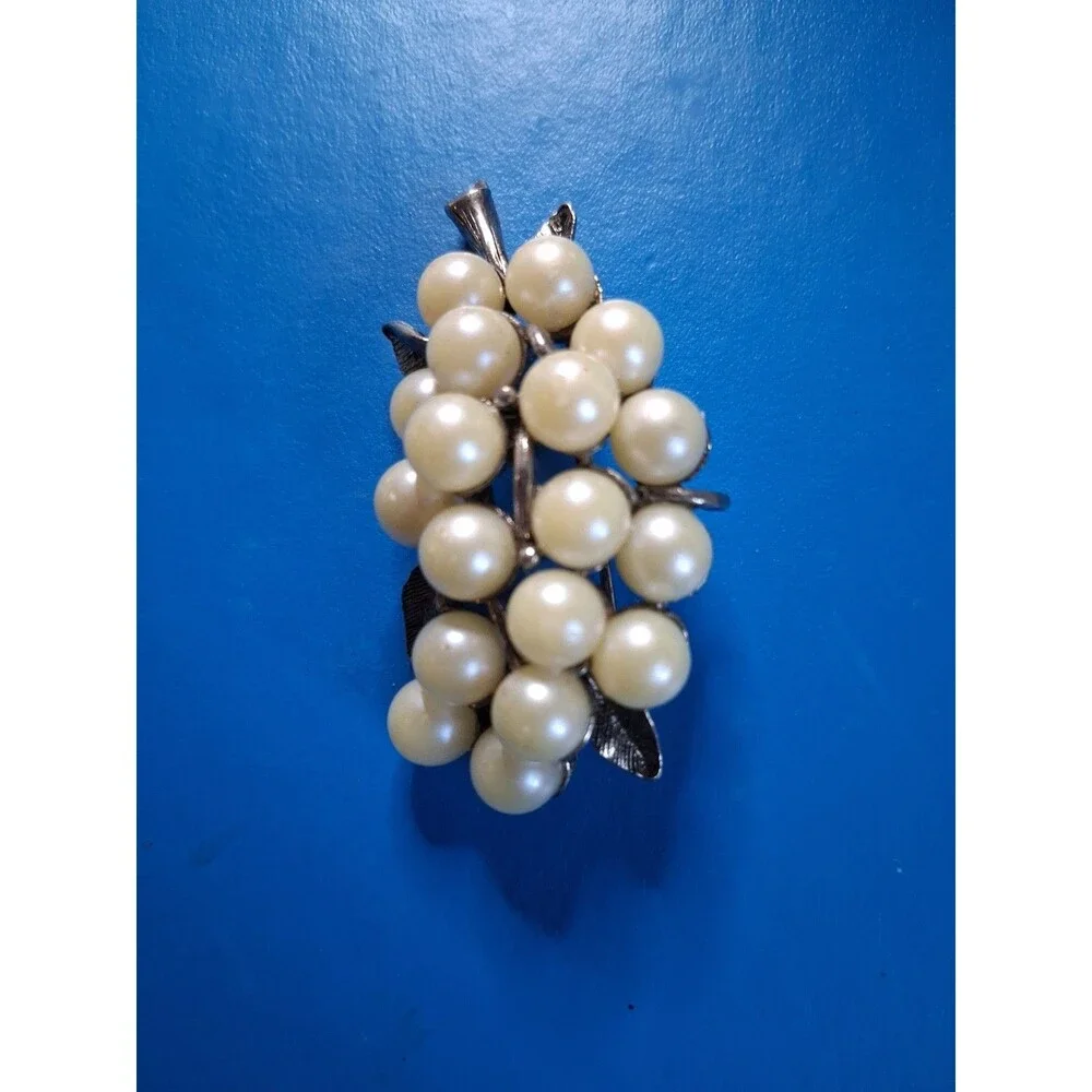 Vintage Silvertone Metal Faux Pearl Bead Inset Grape Cluster Brooch Pin